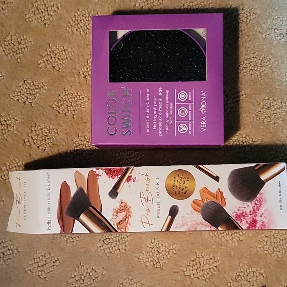 Brush and Brush Cleaner Set